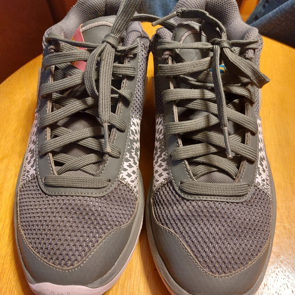 Nike Men's Athletic Shoes Gray with Pink Accent